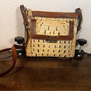 Brahmin Manhattan Crossbody Purse | Pursecroc Tan/Beige | Built-in Wallet